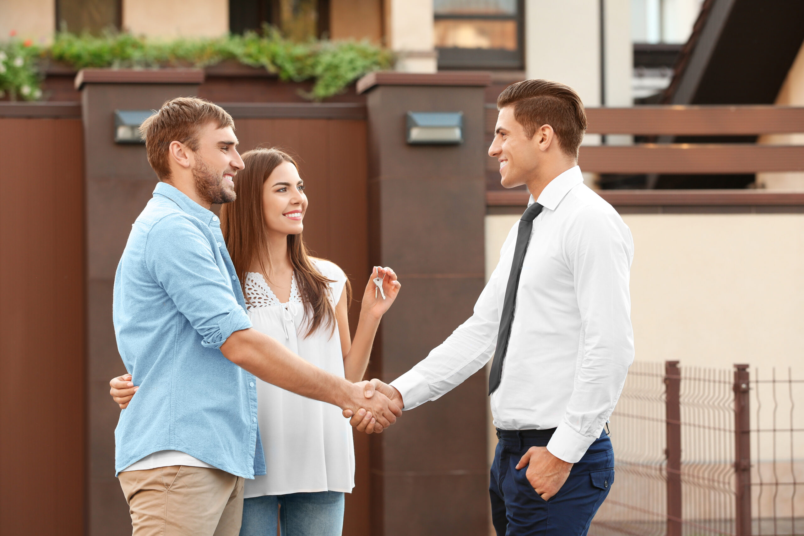 Ventes immobilières : une chute de 17 % en un an, indique les Notaires de France. Ventes immobilières