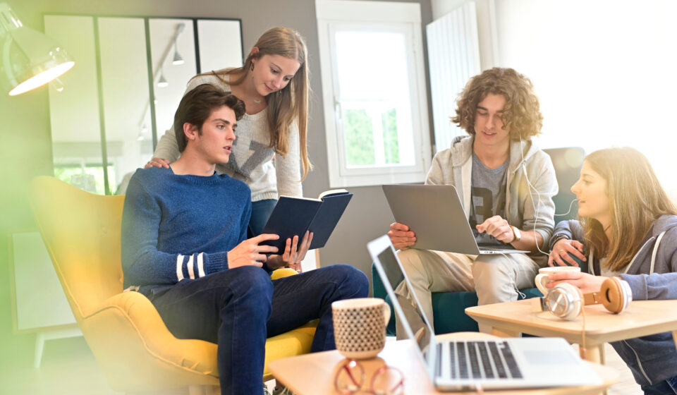 Logement étudiant 2025 : une rentrée sous tension, quelles aides pour s’en sortir ? Logement étudiant