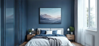 Chambre décoré aux couleurs automne 2025 avec bleu nuit