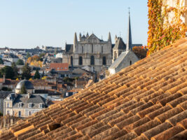 Vue du centre-ville de Poitiers, symbole de l’accessibilité immobilière à la rentrée 2025.