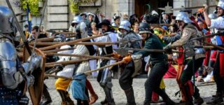 Spectacle et parade historique pour les 40 ans de la Fête du Roi de l’Oiseau