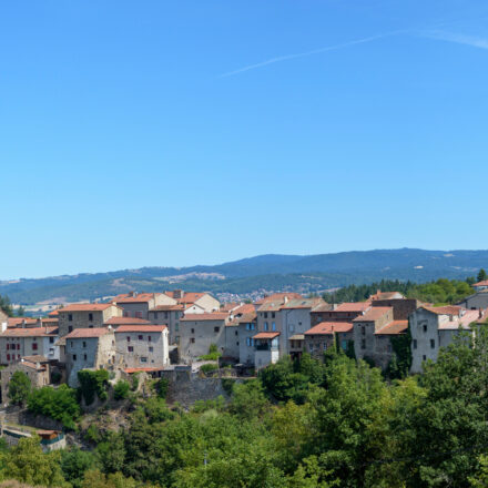 Haute-Loire – Trois villages où acheter une maison à moins de 100 000 € Maison de bourg à Brioude en Haute-Loire vendue à moins de 100 000 €