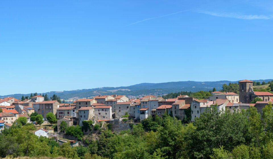 Haute-Loire – Trois villages où acheter une maison à moins de 100 000 € Maison de bourg à Brioude en Haute-Loire vendue à moins de 100 000 €