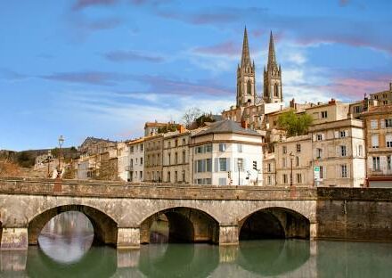 Niort : un marché immobilier stable qui séduit les investisseurs discrets niort-marche-immobilier-investisseurs-2025