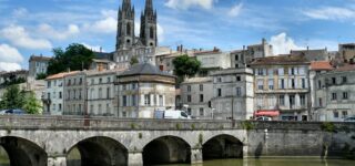 Vue du centre-ville de Niort en 2025, symbole de son attractivité immobilière et de sa stabilité économique.
