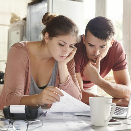 En 2025, les frais annexes représentent une part importante du budget immobilier.