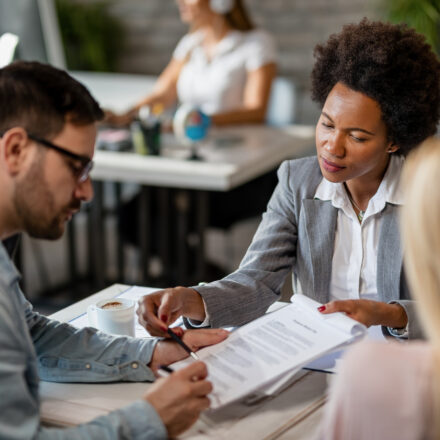 Crédit immobilier 2025 : les banques vont-elles vraiment assouplir les conditions d’octroi en 2026 ? En 2026, les banques pourraient enfin assouplir leurs critères.