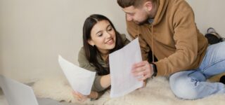 Acheteur immobilier évaluant la durée de détention idéale en 2026