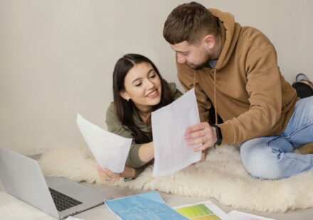 Acheteur immobilier évaluant la durée de détention idéale en 2026