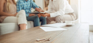 Gestion locative en 2026 : gérer seul ou passer par une agence