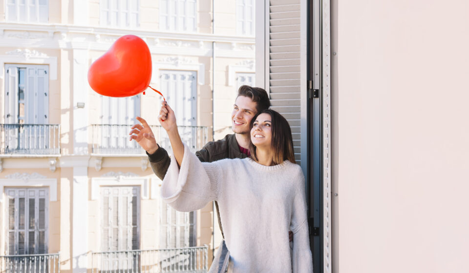 Saint-Valentin : quand le coup de cœur immobilier devient une histoire à deux premier-achat-immobilier-couple-coup-de-coeur