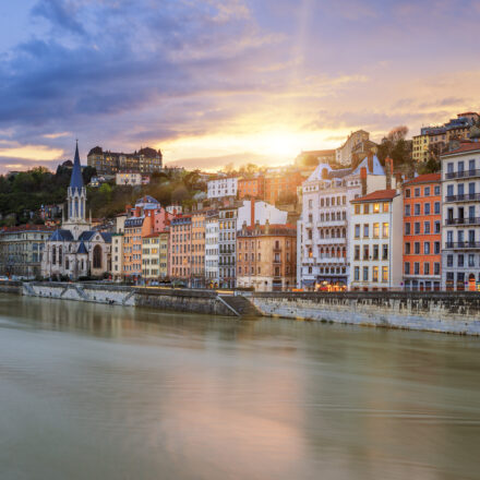 Location immobilière : La fin de l’encadrement des loyers pourrait-il relancer le marché immobilier ? L'avenir de l'encadrement des loyers à Lyon et Villeurbanne pourrait modifier durablement le marché locatif local.-lesiteimmo