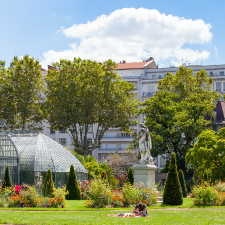 Acheter dans le 6e arrondissement de Lyon : le prestige lyonnais justifie-t-il encore des prix records en 2026 ? Immeubles élégants du 6e arrondissement de Lyon près du parc de la Tête d’Or