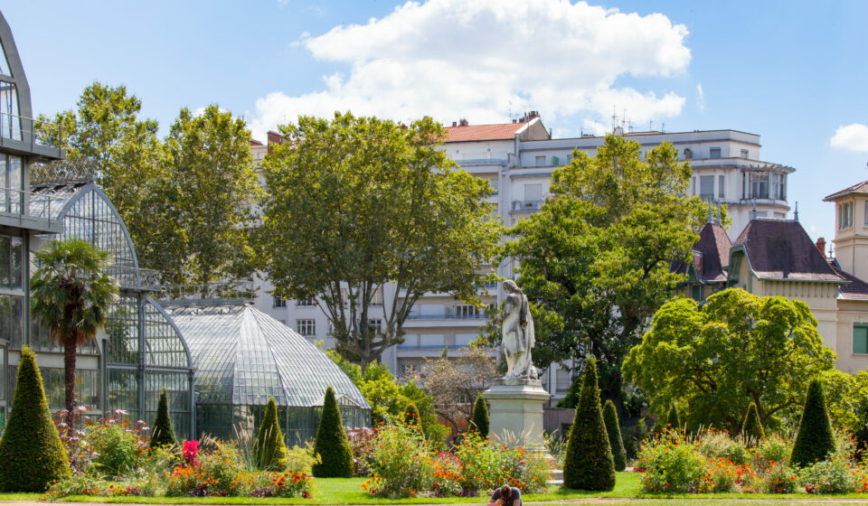 Acheter dans le 6e arrondissement de Lyon : le prestige lyonnais justifie-t-il encore des prix records en 2026 ? Immeubles élégants du 6e arrondissement de Lyon près du parc de la Tête d’Or