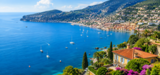 Immobilier Alpes- Maritimes : Pourquoi les Alpes-Maritimes restent l’un des marchés immobiliers les plus recherchés de France Rareté du foncier, clientèle internationale, économie diversifiée et résidences secondaires : les clés du marché immobilier azuréen en 2026.