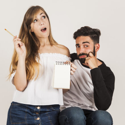 Mandat exclusif immobilier : faut-il signer ? Les vrais avantages et les inconvénients à connaître avant de vendre Fonctionnement du mandat exclusif immobilier entre un vendeur et une agence.