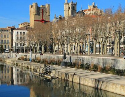 Immobilier Narbonne : une ville encore accessible pour devenir propriétaire Acheter un bien immobilier à Narbonne dans un quartier résidentiel proche de la Méditerranée.