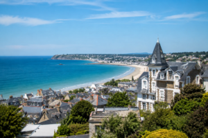Ville côtière française où acheter un logement pour vivre au frais pendant les canicules