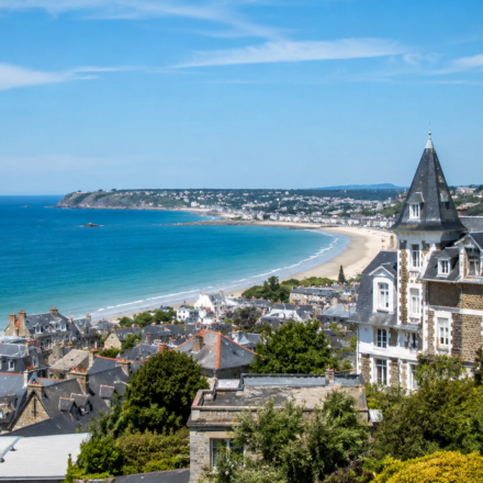 Canicules à répétition, où acheter un logement en France pour vivre au frais ? Ville côtière française où acheter un logement pour vivre au frais pendant les canicules