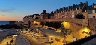 Vue de Saint-Malo et de ses quartiers résidentiels hors Intra-Muros