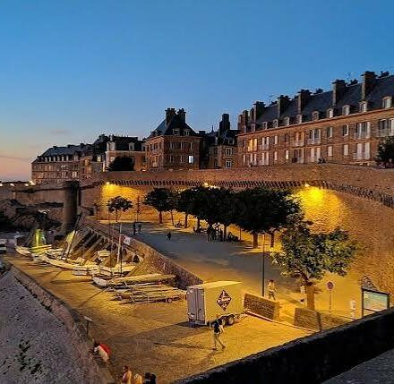 Vivre à Saint-Malo sans payer les prix du centre historique, est-ce encore possible en 2026 ? Vue de Saint-Malo et de ses quartiers résidentiels hors Intra-Muros