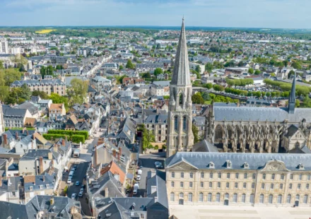 Emplacement, état du logement et budget global orientent le choix d’une adresse.
